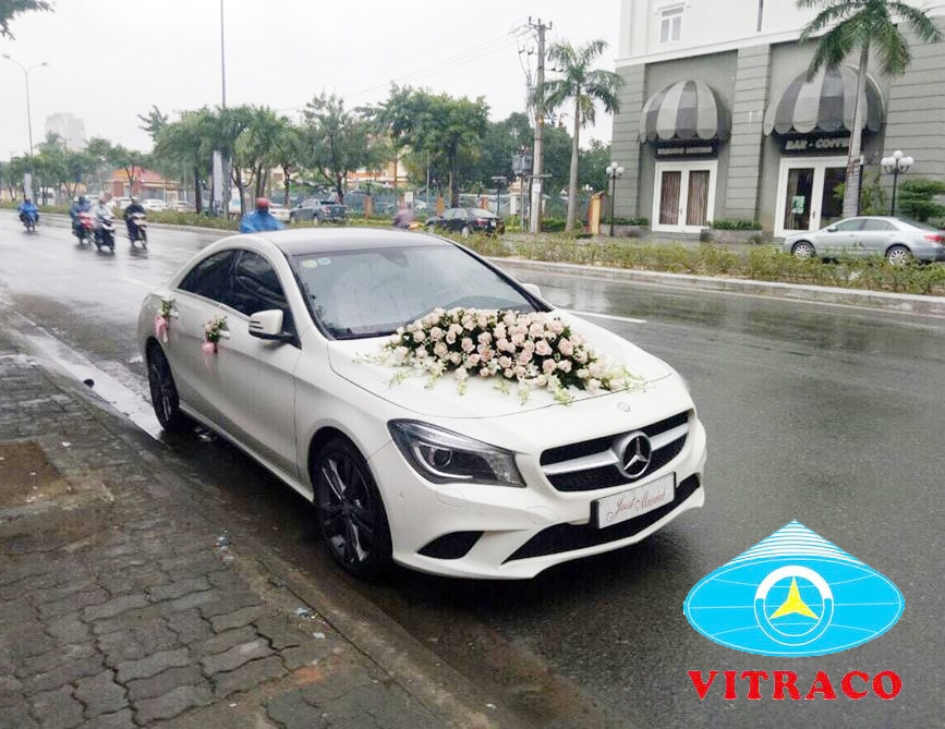 Thuê xe cưới Mercedes GLC 200 Đà Nẵng