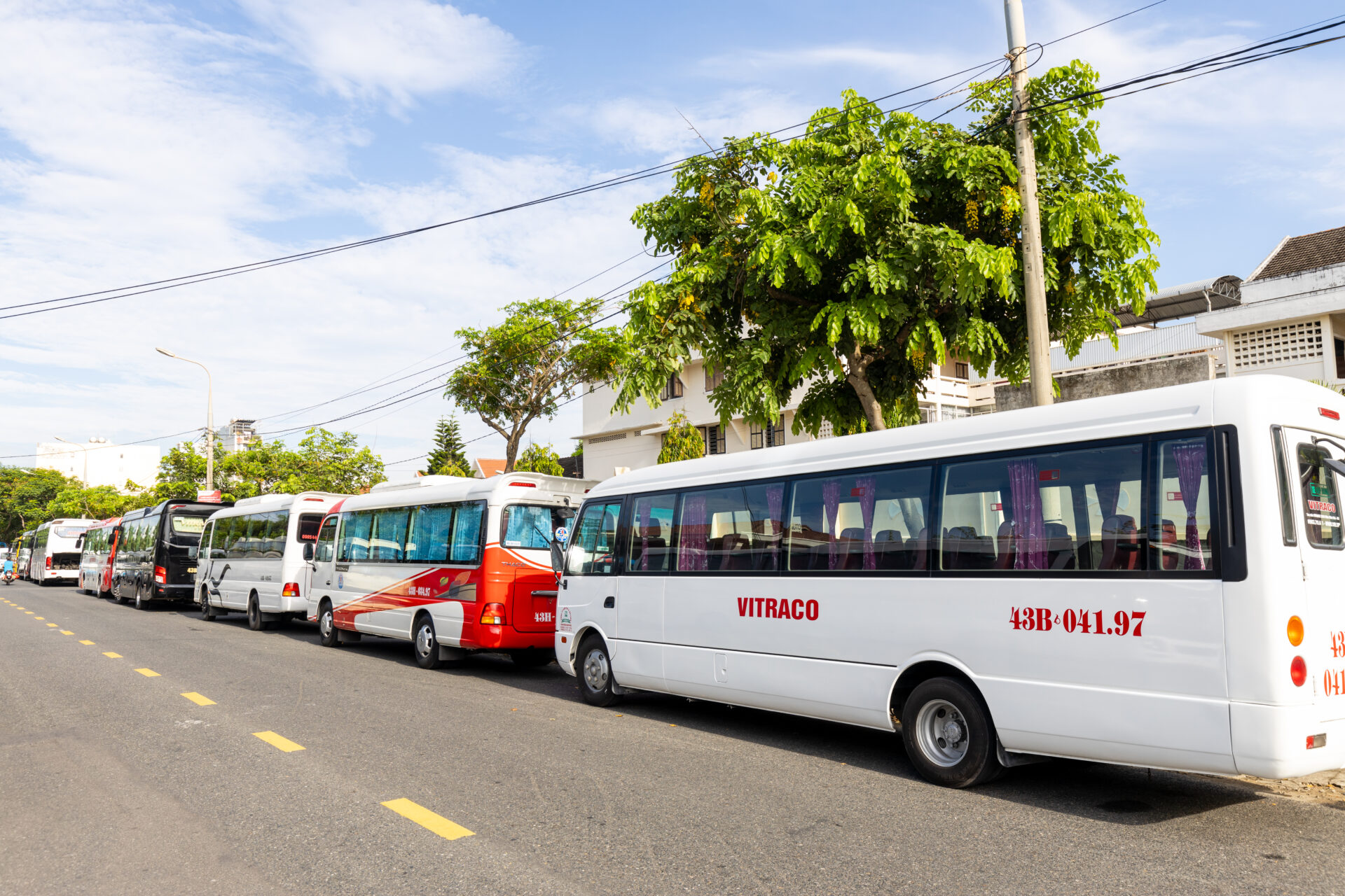 Cho thuê xe du lịch 29 chỗ Fuso Rosa tại Đà Nẵng